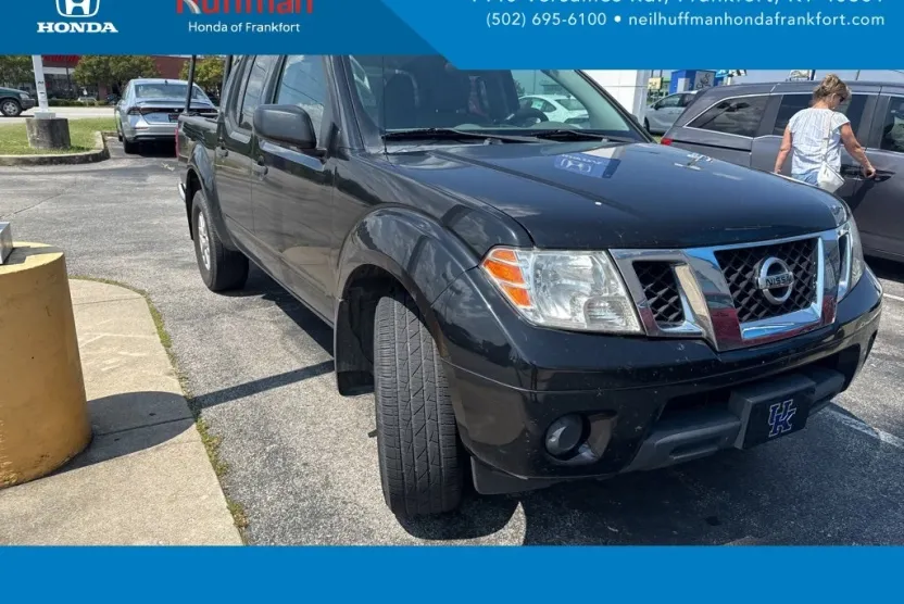 2017 Nissan Frontier SV photo 1