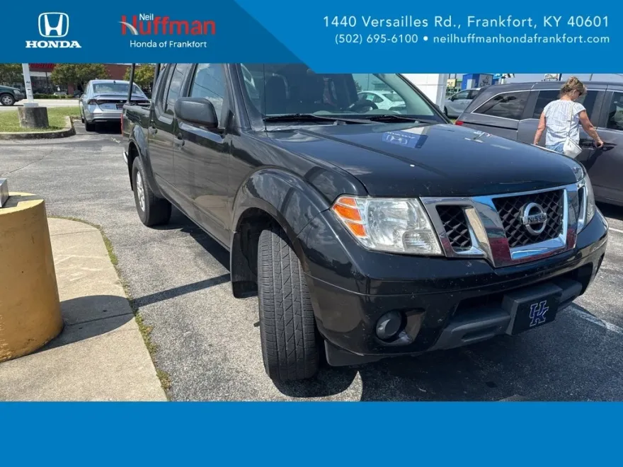 2017 Nissan Frontier SV photo 1