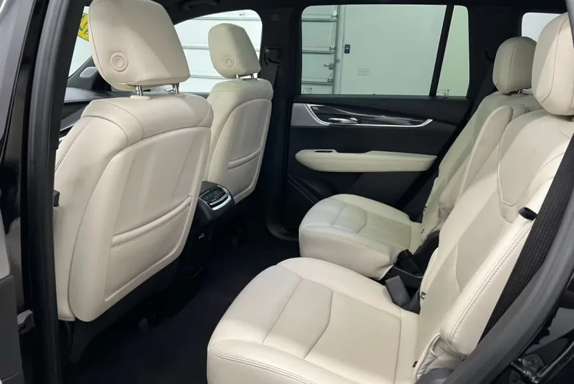 2024 Cadillac XT6 Sport photo 1