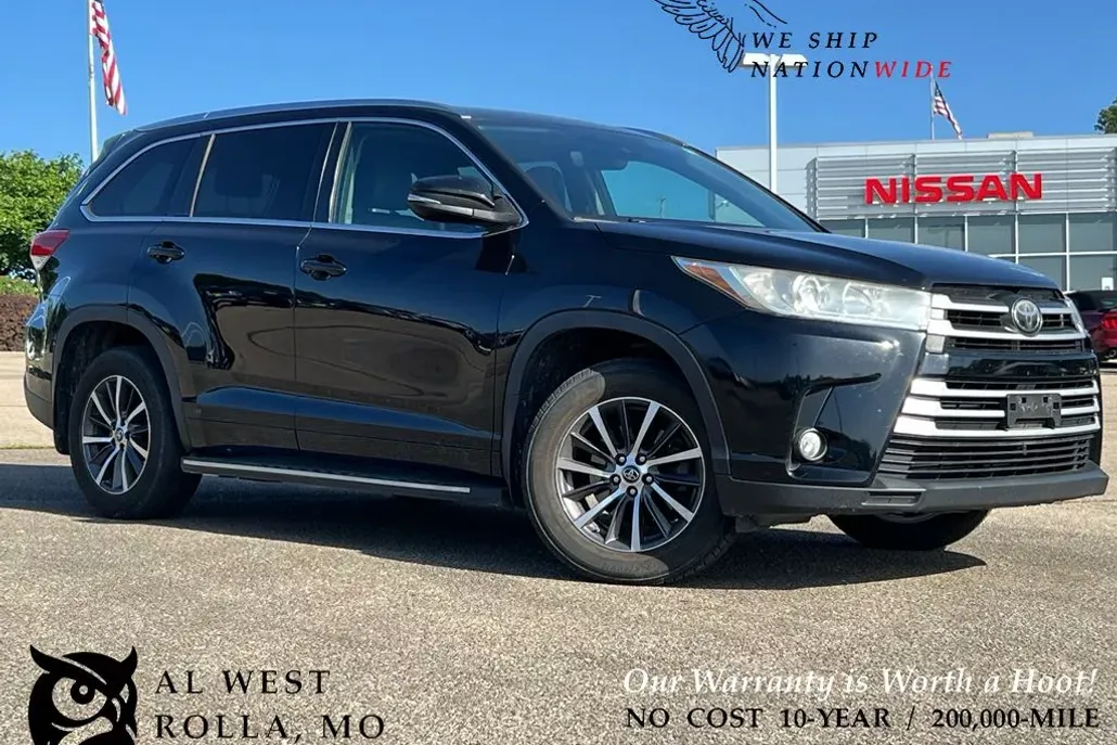 2017 Toyota Highlander XLE photo 1