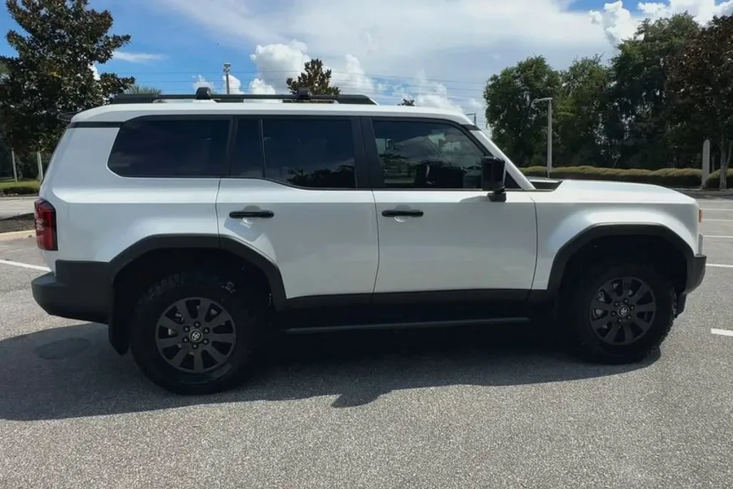 2025 Toyota Land Cruiser Base photo 1