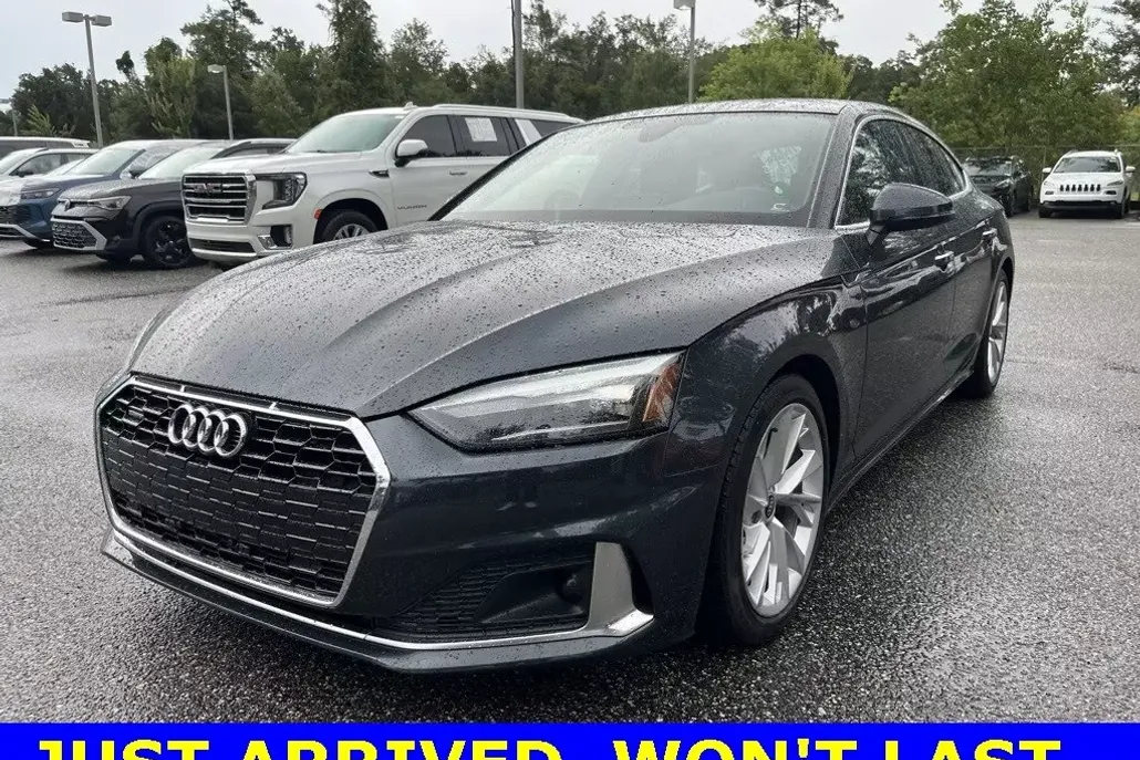 2022 Audi A5 Quattro Premium photo 1