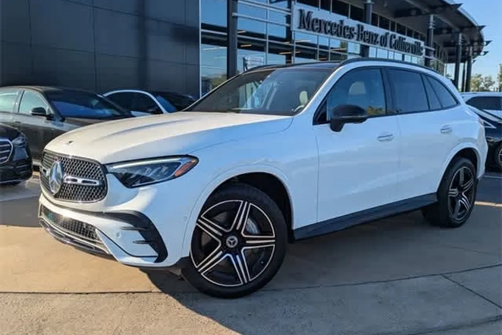 2023 Mercedes Benz GLC 300 photo 1