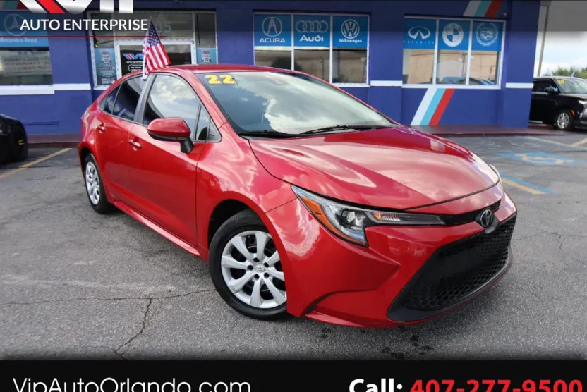 2020 Toyota Corolla LE photo 1