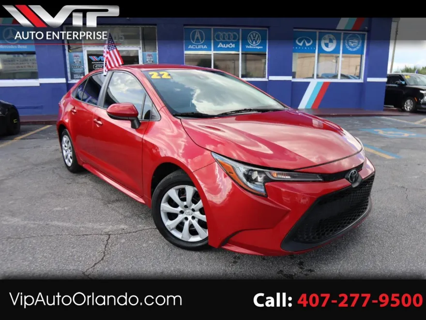 2020 Toyota Corolla LE photo 1