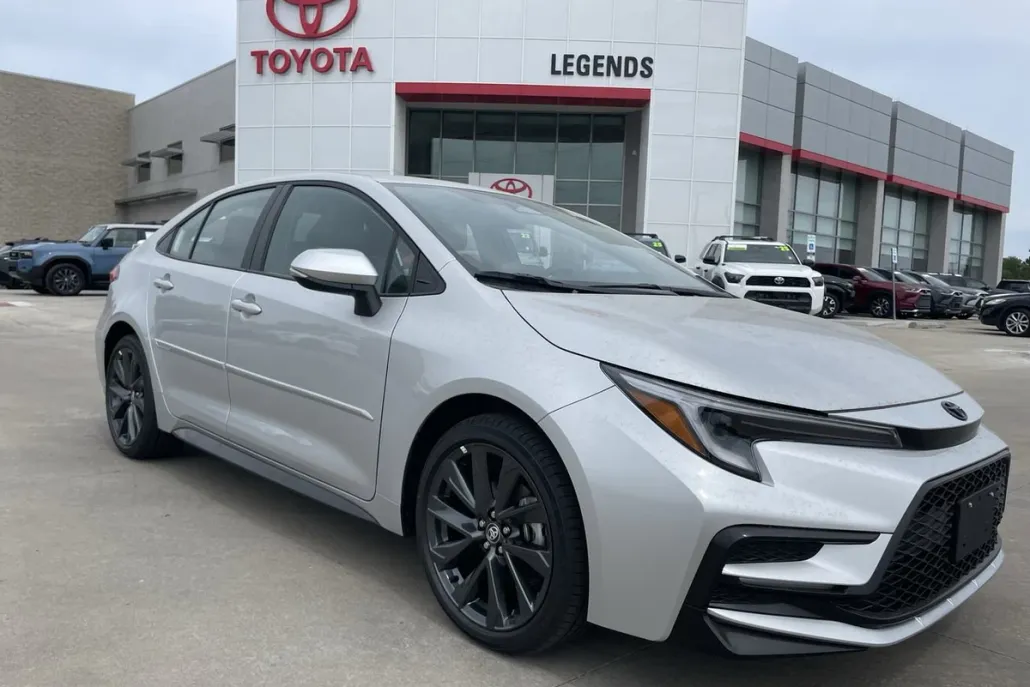 2025 Toyota Corolla SE photo 1
