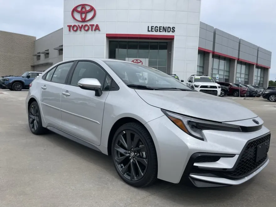 2025 Toyota Corolla SE photo 1
