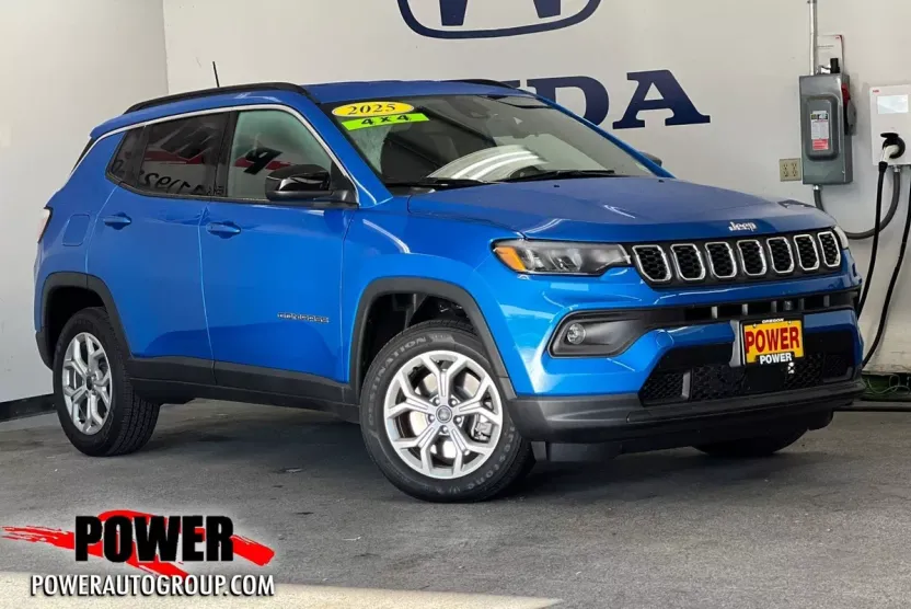 2025 Jeep Compass Latitude photo 1
