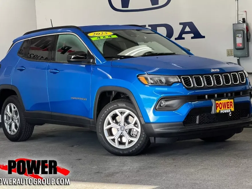 2025 Jeep Compass Latitude photo 1