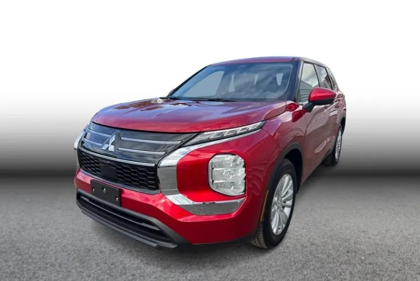 2025 Mitsubishi Outlander ES photo 1