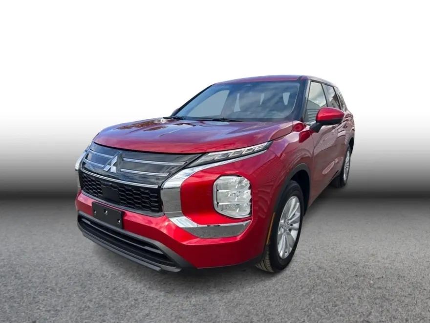 2025 Mitsubishi Outlander ES photo 1