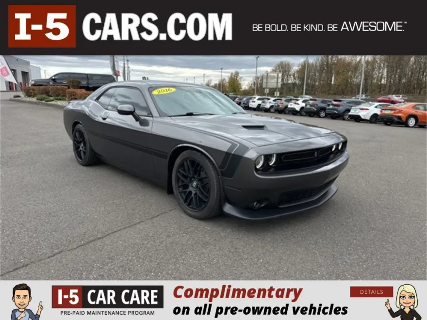 2016 Dodge Challenger SXT photo 1