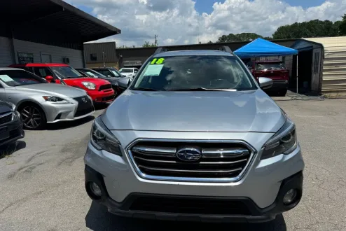 2018 Subaru Outback 2.5i Limited photo 2
