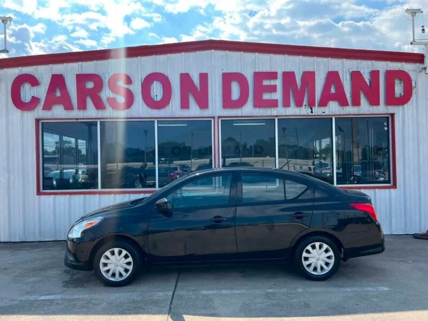 2016 Nissan Versa 1.6 S photo 1
