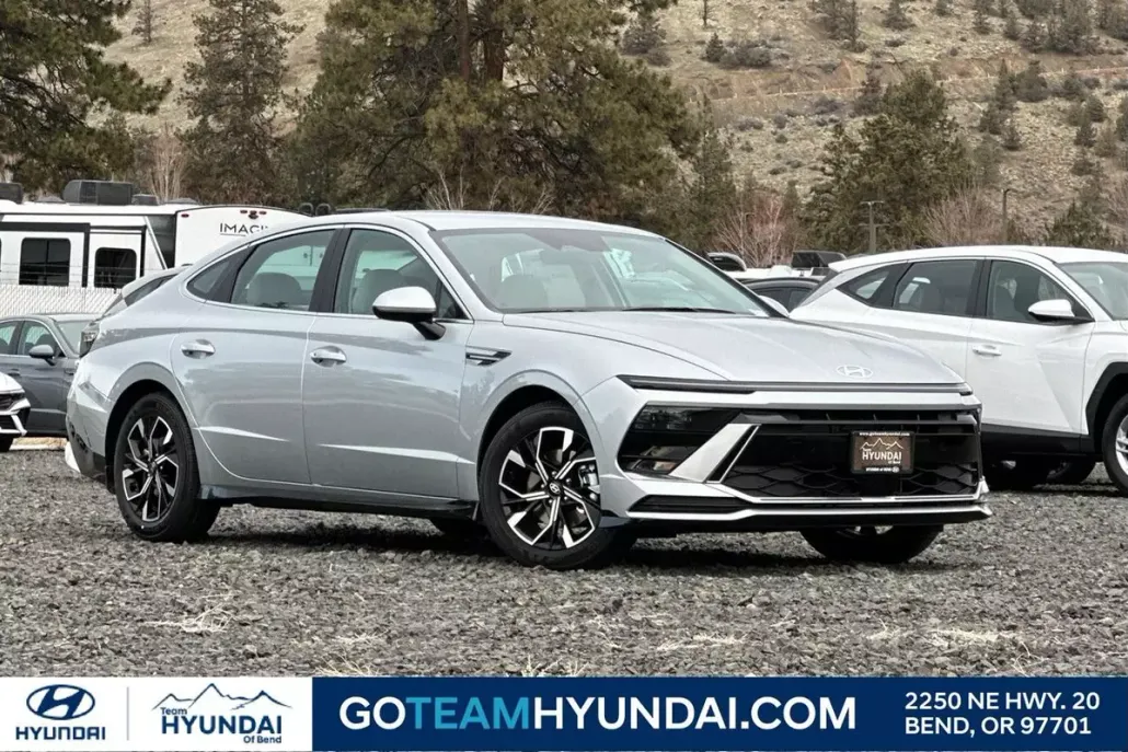 2025 Hyundai Sonata SEL photo 1