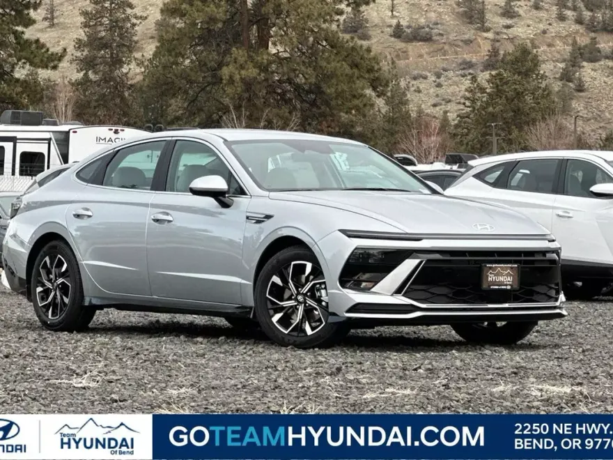 2025 Hyundai Sonata SEL photo 1