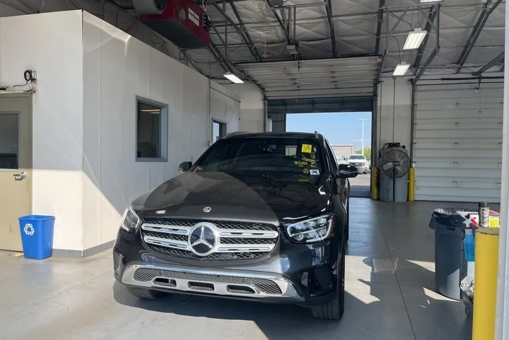 2021 Mercedes Benz GLC 300 photo 1