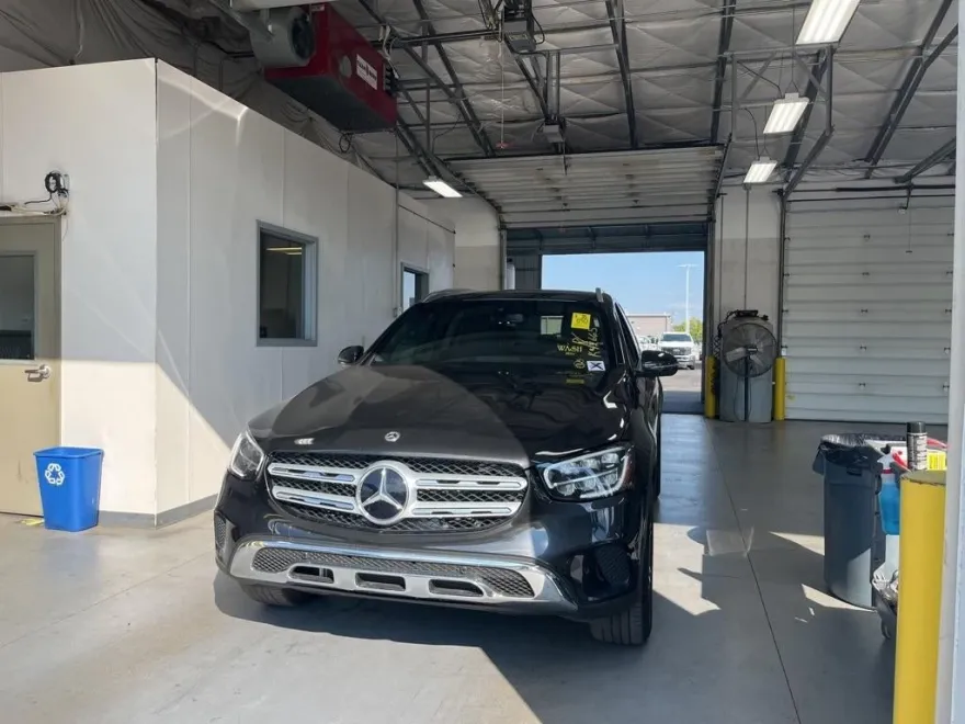 2021 Mercedes Benz GLC 300 photo 1