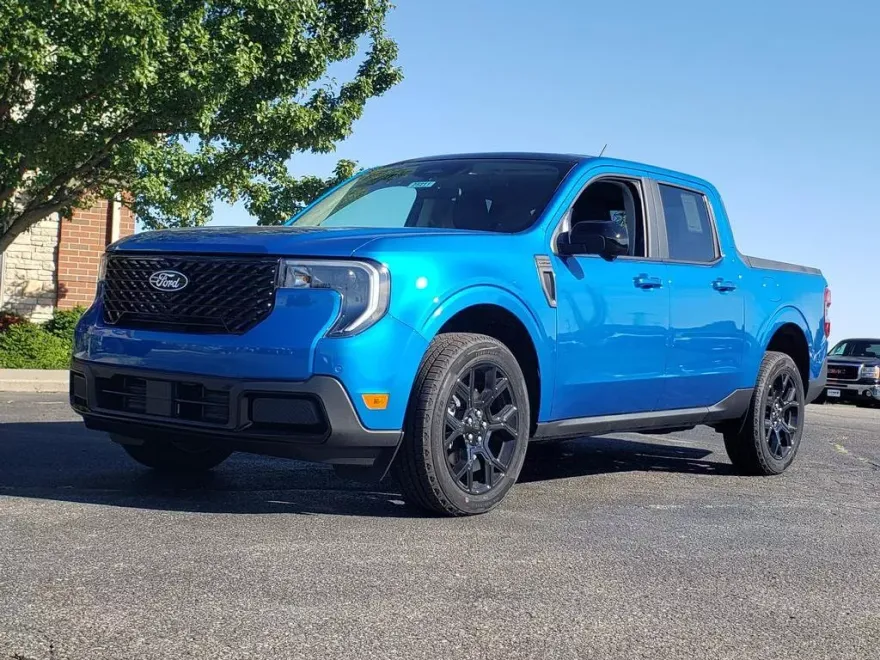 2025 Ford Maverick Lariat photo 1