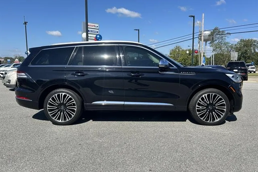 2020 Lincoln Aviator Black Label photo 1