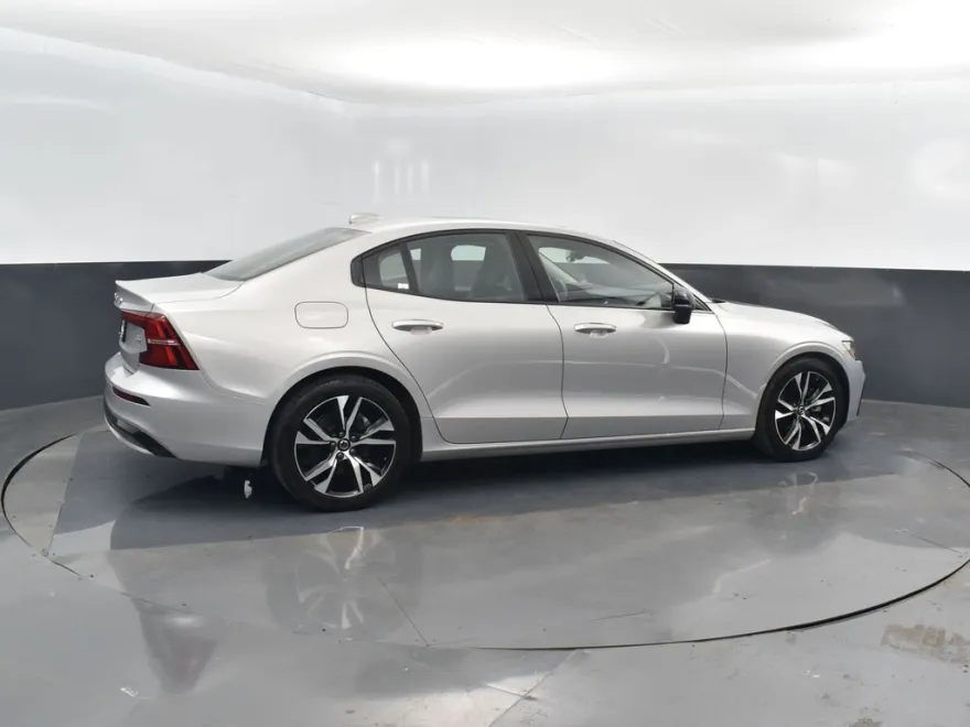 2024 Volvo S60 B5 Core photo 1