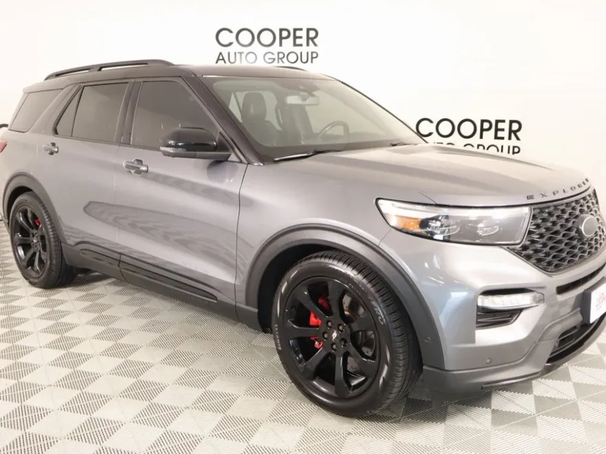 2022 Ford Explorer ST photo 1