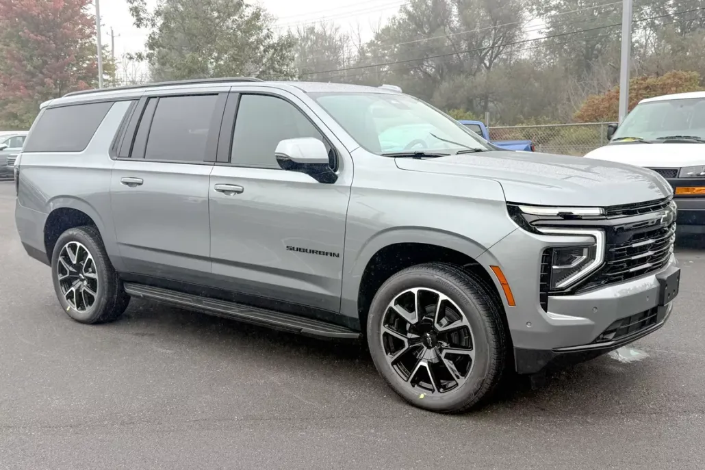 2026 Chevrolet Suburban RST photo 1