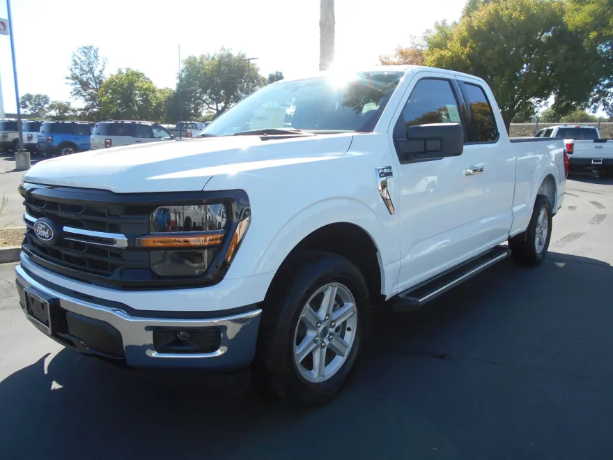 2025 Ford F-150 XLT photo 1