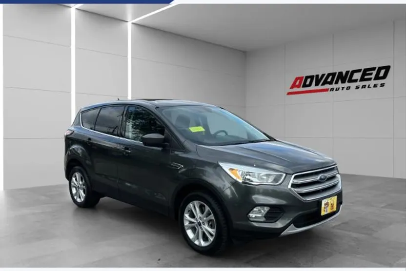 2017 Ford Escape SE Sport photo 1