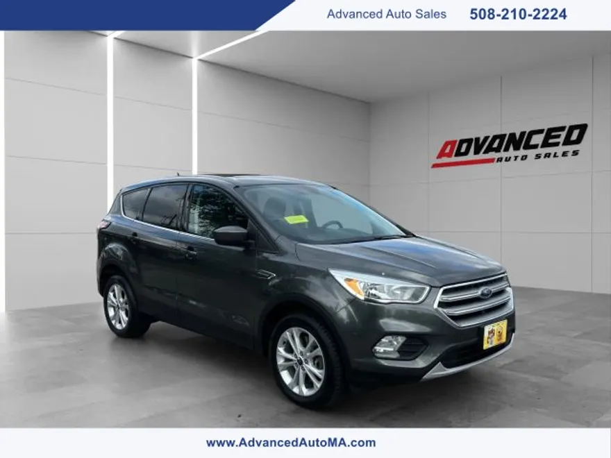 2017 Ford Escape SE Sport photo 1