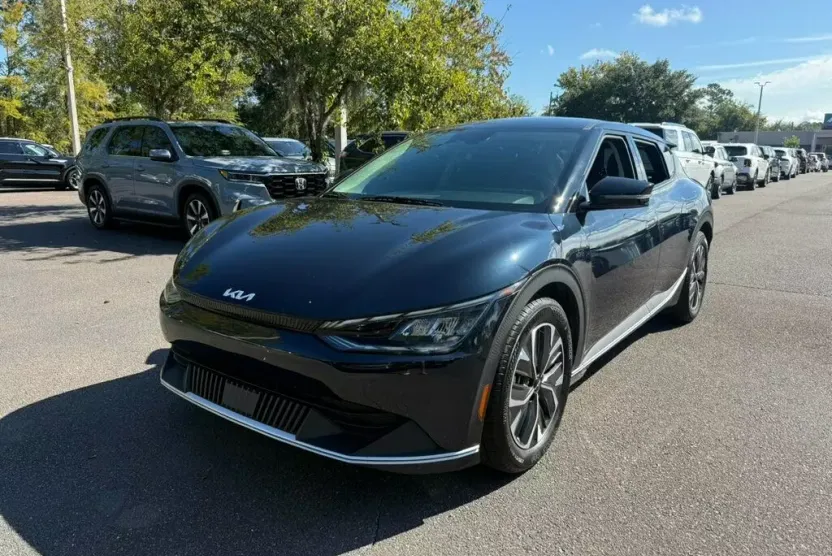 2024 Kia EV6 Light photo 1