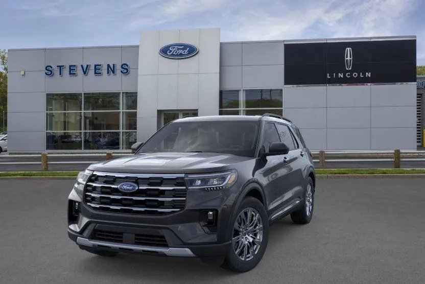 2025 Ford Explorer photo 1