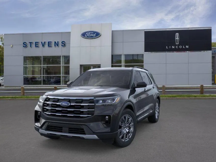 2025 Ford Explorer photo 1