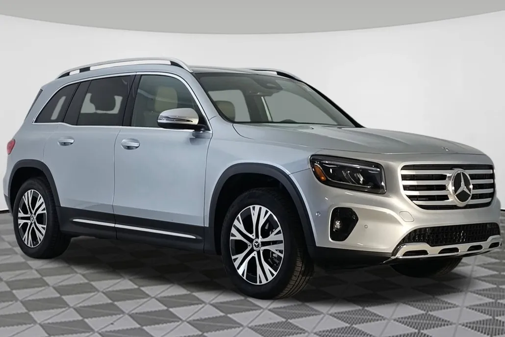 2025 Mercedes Benz GLB 250 4MATIC photo 1
