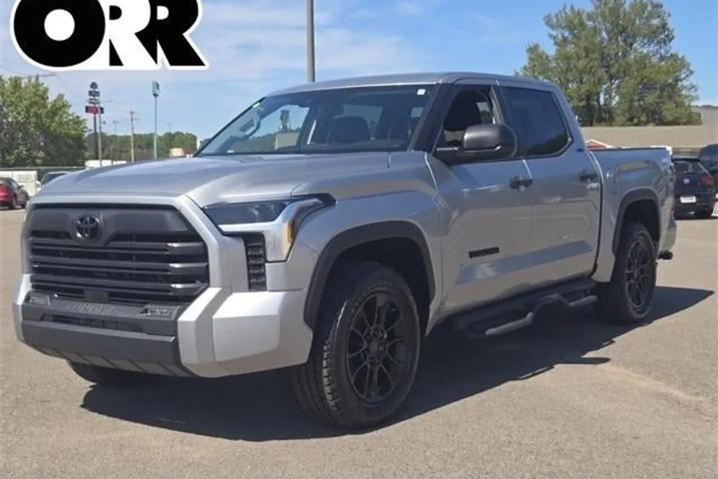 2024 Toyota Tundra SR5 CrewMax photo 1