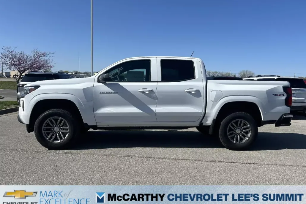2025 Chevrolet Colorado Work Truck LT photo 1
