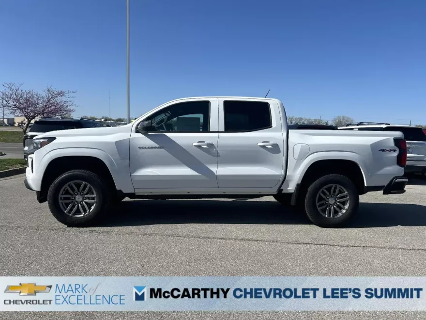 2025 Chevrolet Colorado Work Truck LT photo 1