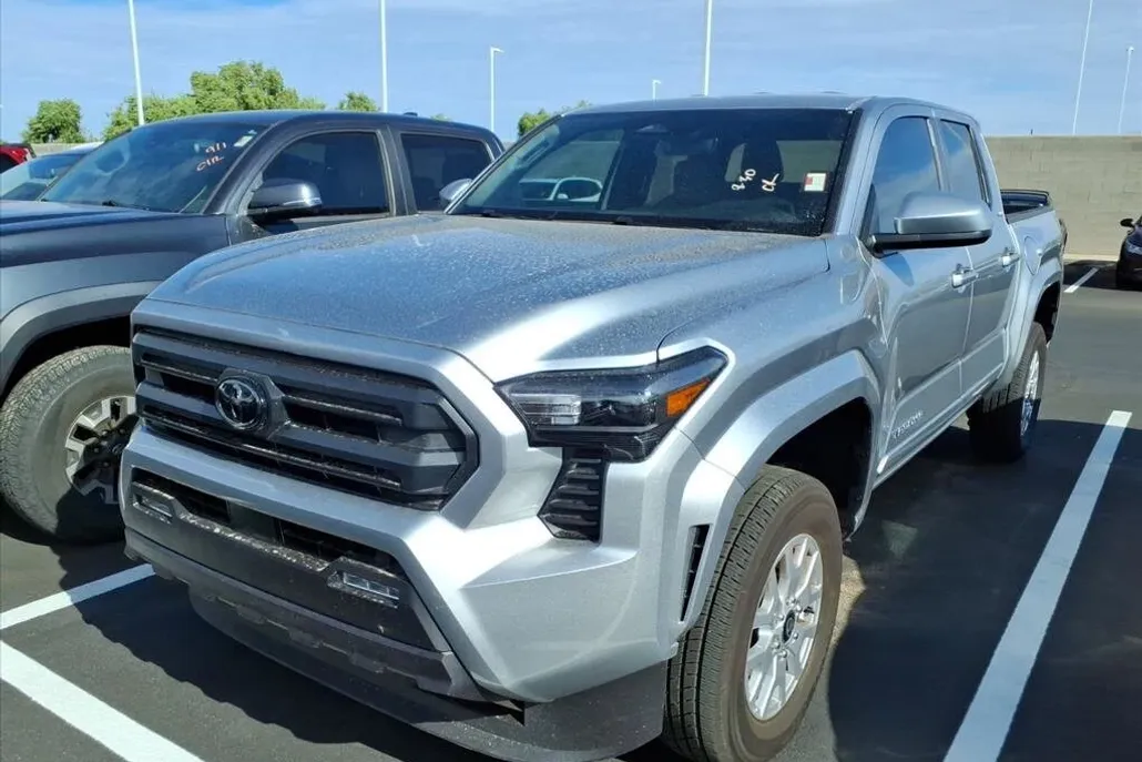 2025 Toyota Tacoma photo 1