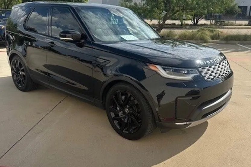 2025 Land Rover Discovery S photo 1