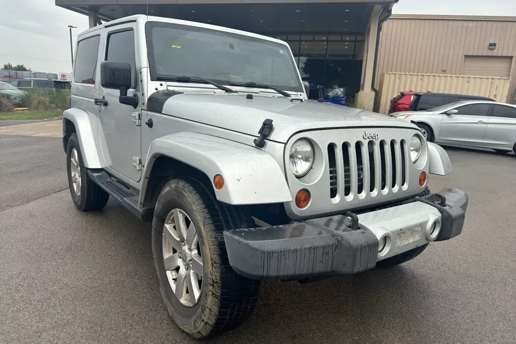 2012 Jeep Wrangler Sahara photo 1