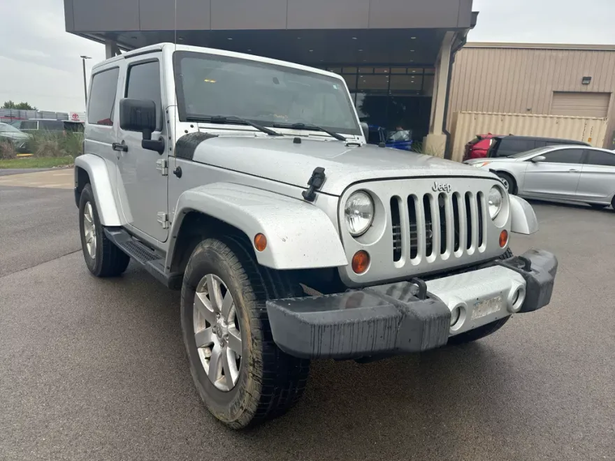 2012 Jeep Wrangler Sahara photo 1