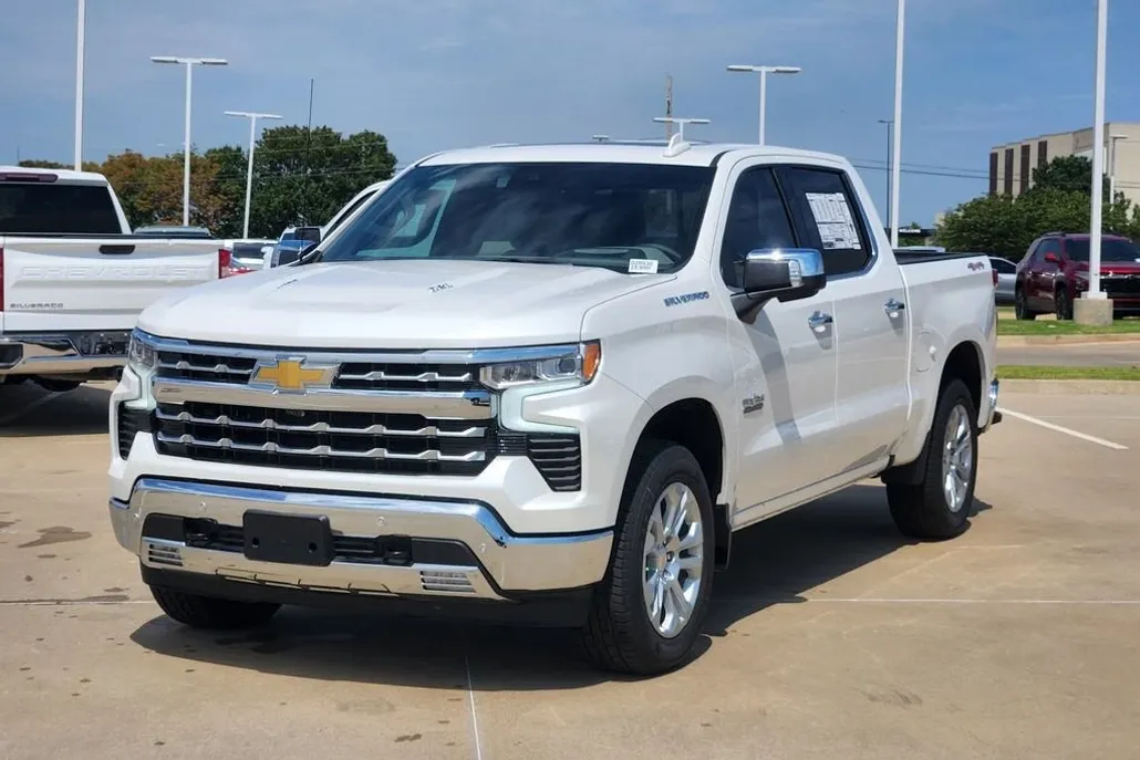 2025 Chevrolet Silverado 1500 LTZ photo 1