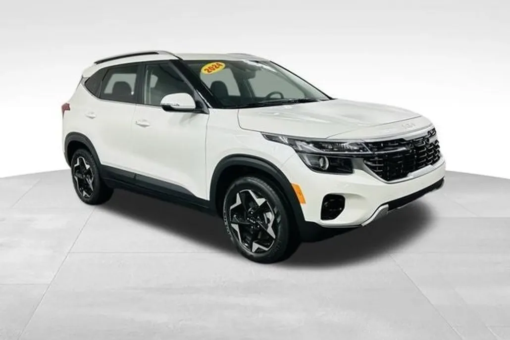 2024 Kia Seltos EX photo 1