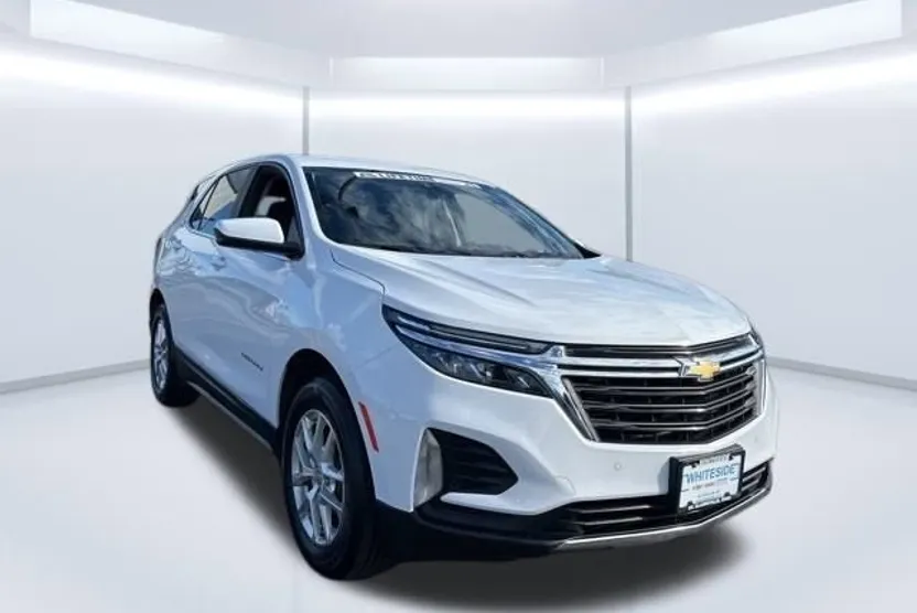 2024 Chevrolet Equinox LT photo 1