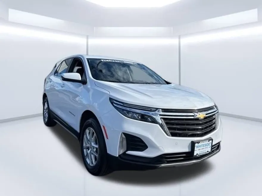 2024 Chevrolet Equinox LT photo 1