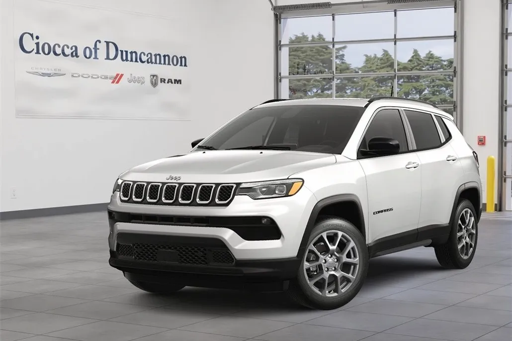 2024 Jeep Compass Latitude Lux photo 1