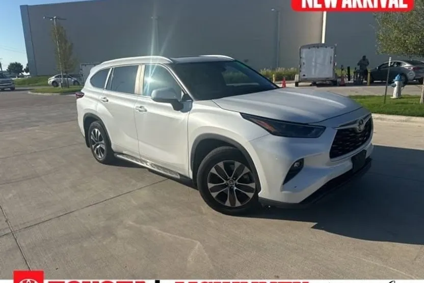 2023 Toyota Highlander Limited Platinum XLE XSE photo 1