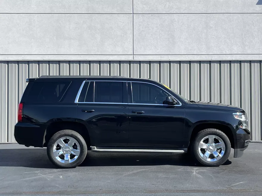2015 Chevrolet Tahoe LT photo 1