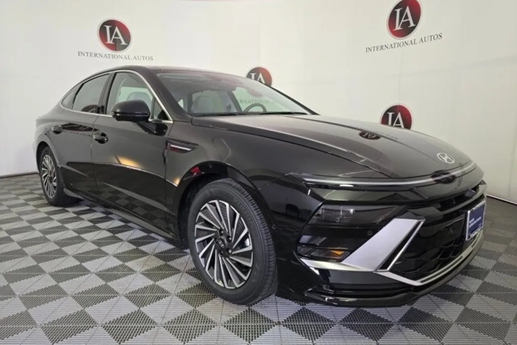 2024 Hyundai Sonata Hybrid Limited photo 1