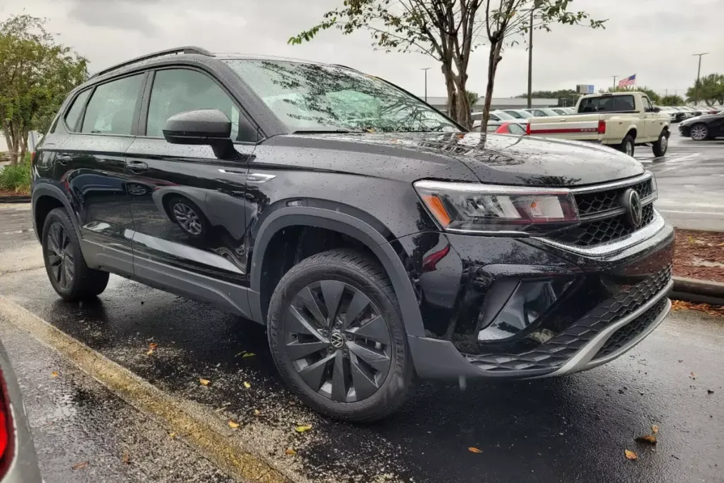 2024 Volkswagen Taos S photo 1